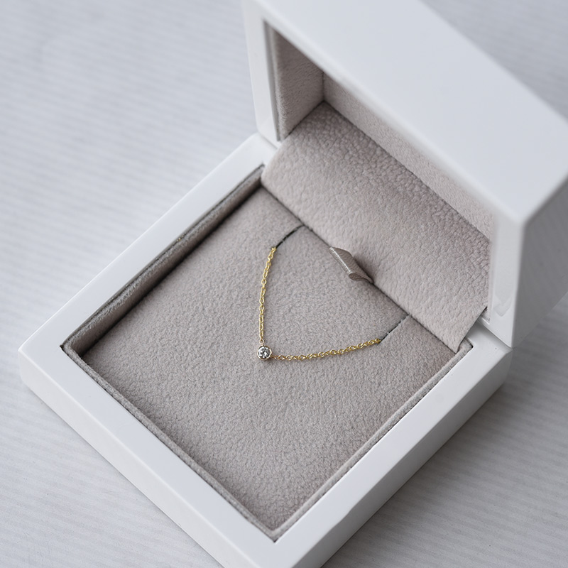 Strieborný minimalistický náhrdelník s moissanitom Vieny 103701