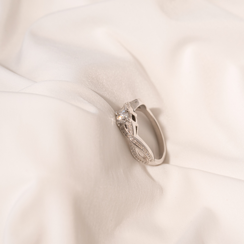 Luxusný zásnubný prsteň s lab-grown diamantmi Iason 106801