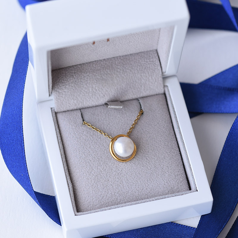 Zlatý perlový náhrdelník Colton 107861