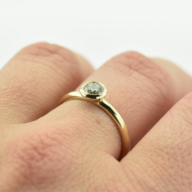 Zásnubný prsteň s diamantom Gera 11091