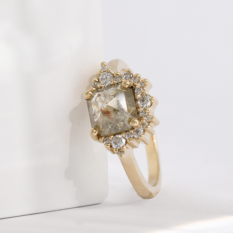 Zlatý prsteň s radiant salt and pepper diamantom Variana 117641