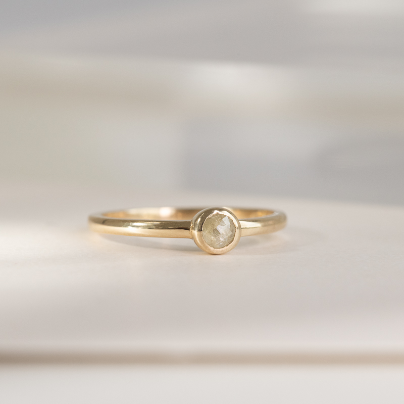 Minimalistický prsteň so salt and pepper diamantom Kathleen 120001
