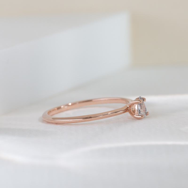 Zásnubný prsteň s pear lab-grown diamantom Cooley 121431