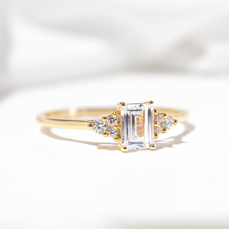 Zásnubný prsteň s emerald diamantom Rhea 125951