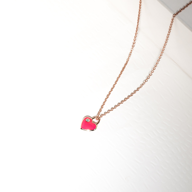Ružový keramický prívesok v tvare srdca s diamantom Cristina 127601