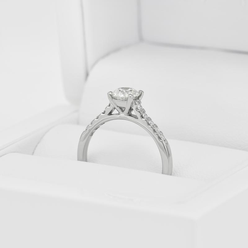 Platinový zásnubný prsteň s diamantmi 17921