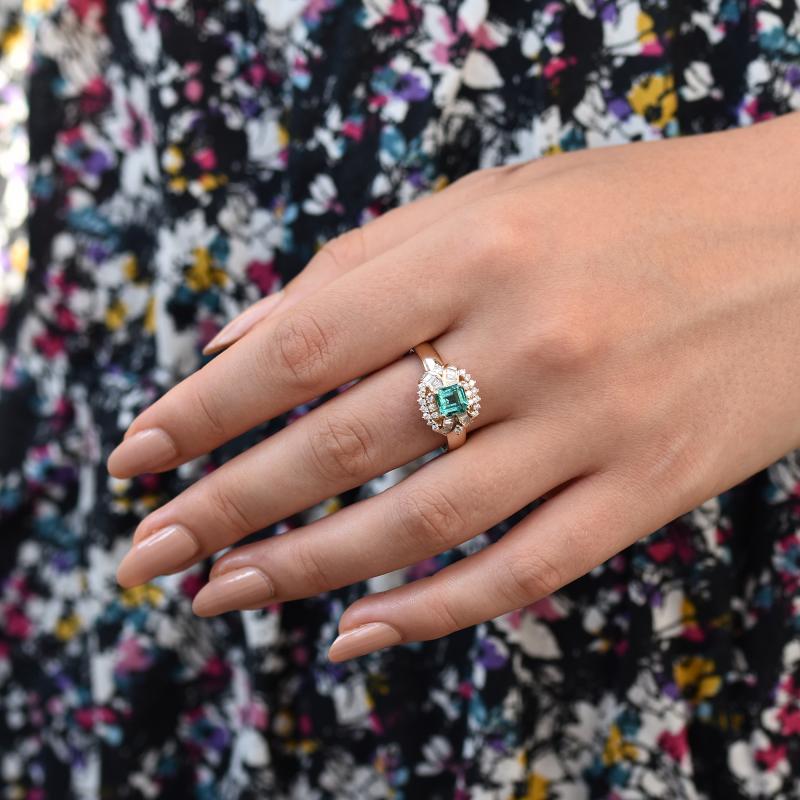 Nádherný smaragdový prsteň s diamantmi Salvator 2491