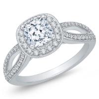 Zásnubný prsteň posiaty diamantmi Dayla
