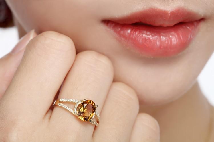 Zlatý prsteň s citrínom a diamantmi 4751