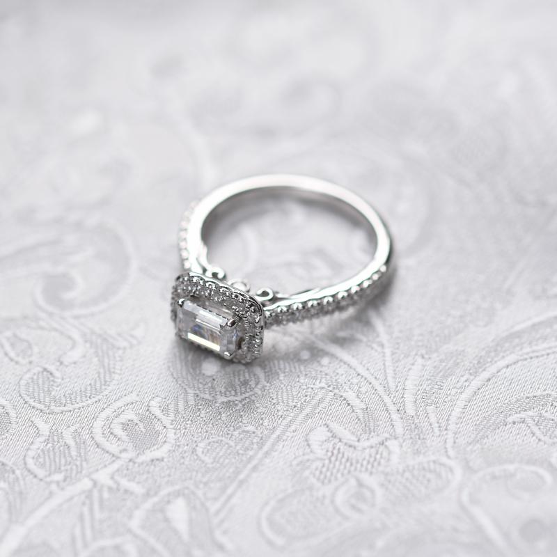 Zlatý prsteň s diamantmi 49591