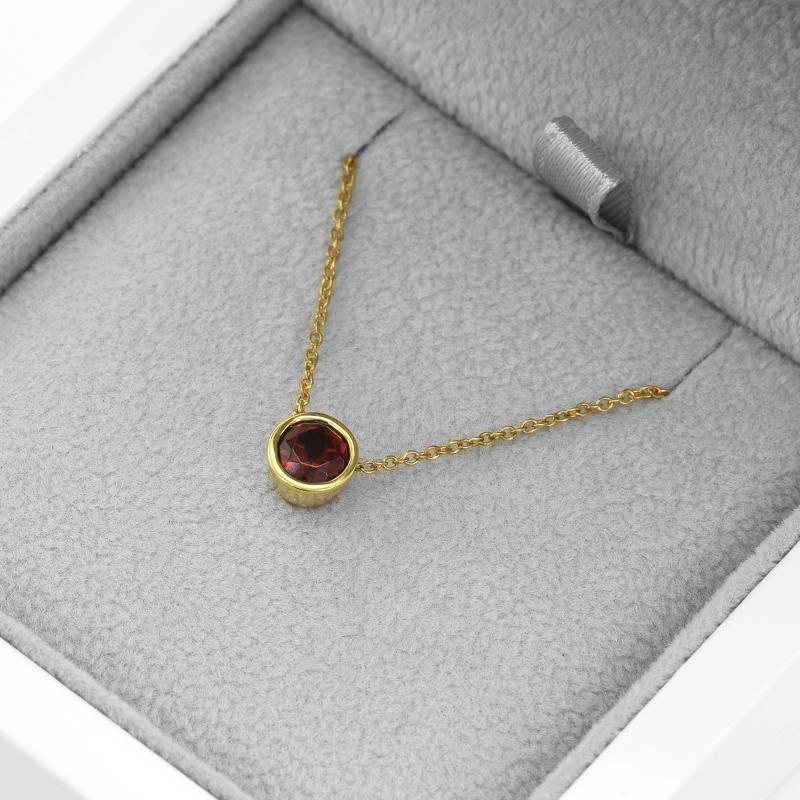 Zlatý drobný náhrdelník s granátom 50061