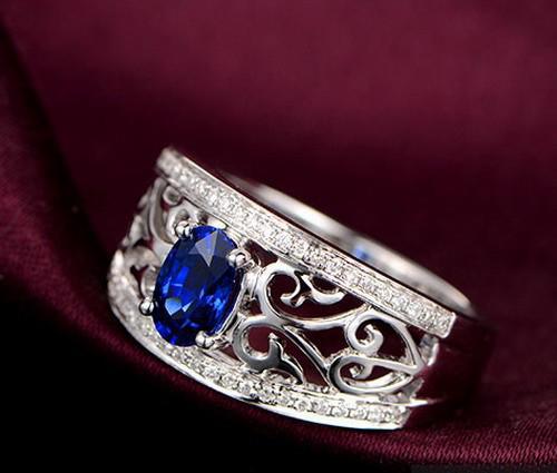 Zafírový prsteň pre kráľovnú 5061