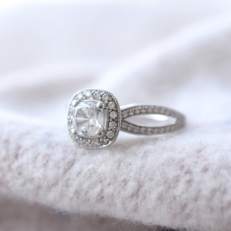 Prsteň s diamantmi 60911