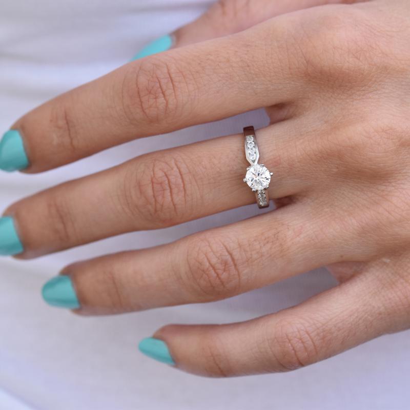 Zásnubný prsteň s diamantmi Cletia 65931