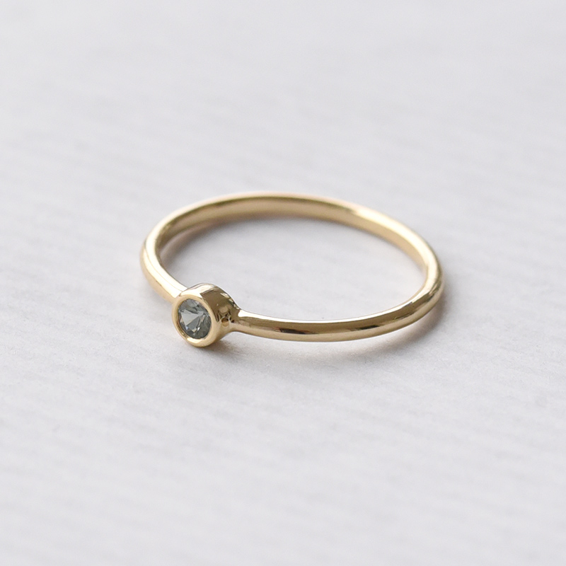 Zlatý prsteň so zeleným zafírom 71661