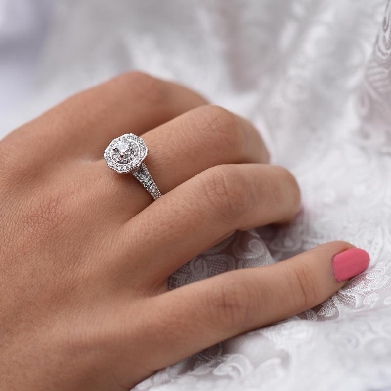 Extravagantný halo diamantový prsteň