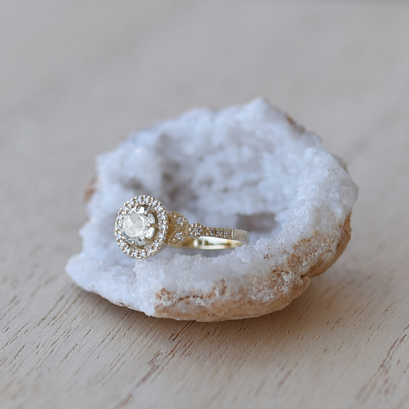 Zlatý prsteň s moissanitom a diamantmi Vanya 98341