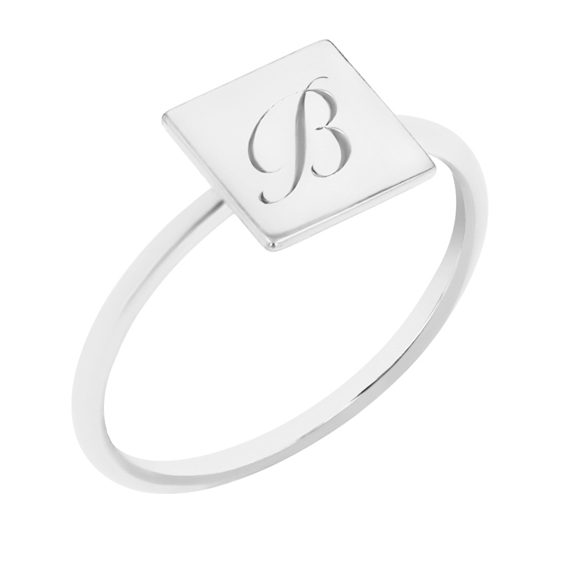 Štvorcový prsteň s gravírom písmena Jill 98521