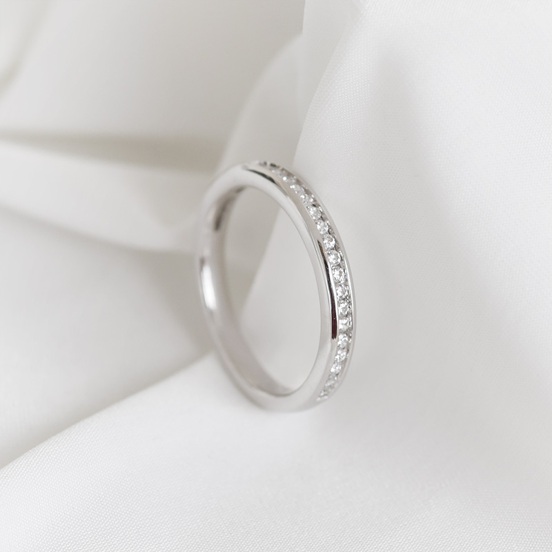 Eternity prsteň s lab-grown diamantmi a pánsky komfortný prsteň Guerra 102222