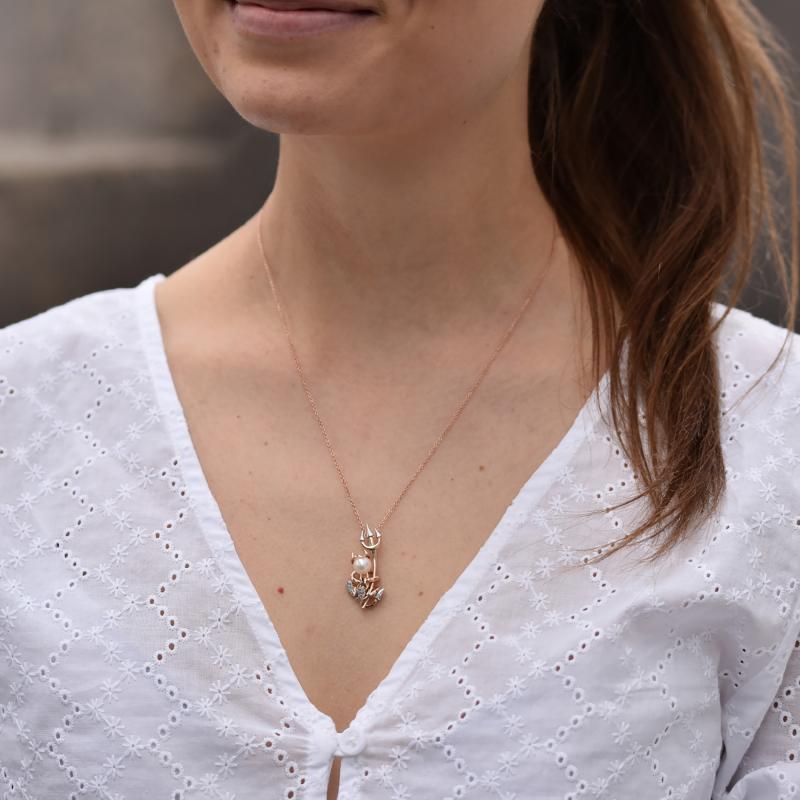 Strieborný čert v náhrdelníku s perlou a lab-grown diamantmi Devil 104242