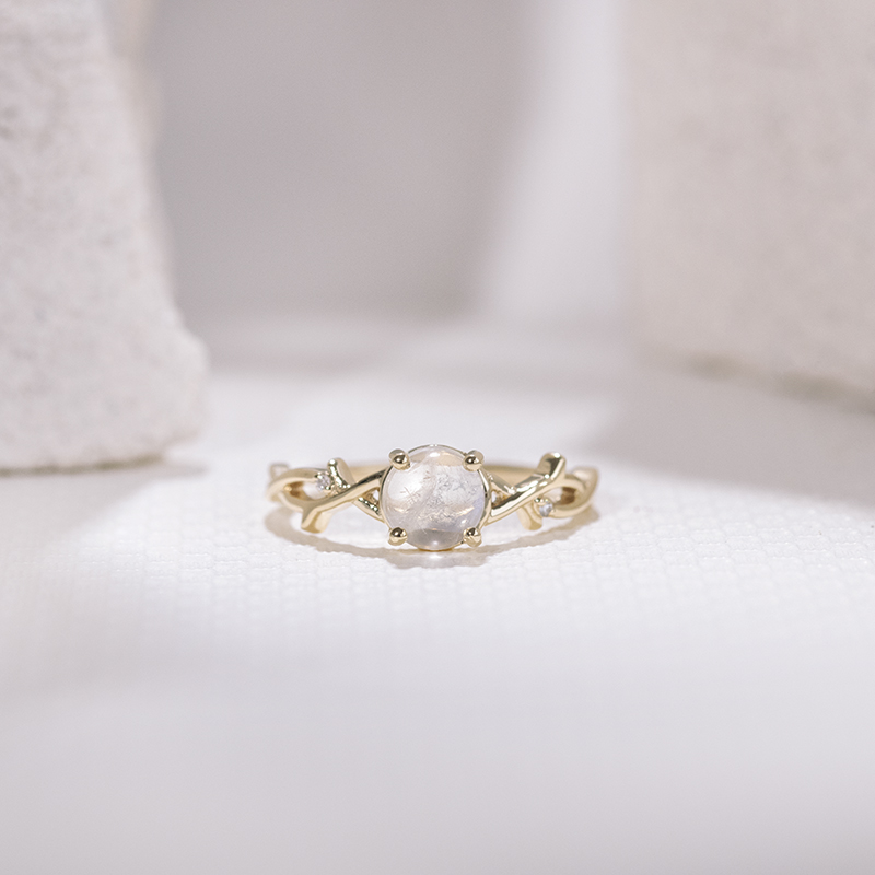 Romantický prsteň s mesačným kameňom a diamantmi Lanayn 111542