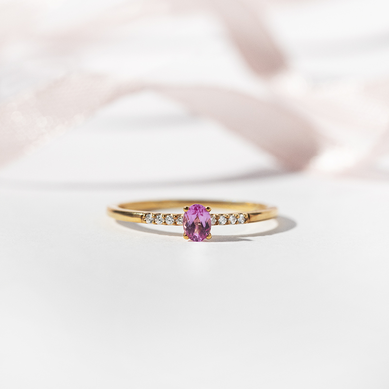 Zásnubný prsteň s ružovým zafírom a diamantmi Mahsa 113042