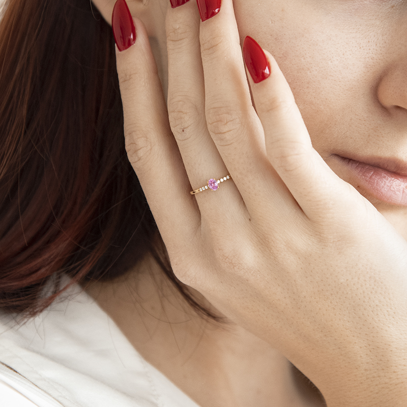 Zásnubný prsteň s ružovým zafírom a diamantmi Mahsa 113312