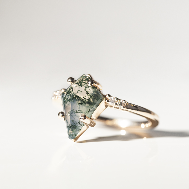 Unikátny zásnubný prsteň s machovým achátom a diamantmi Celeste 114252