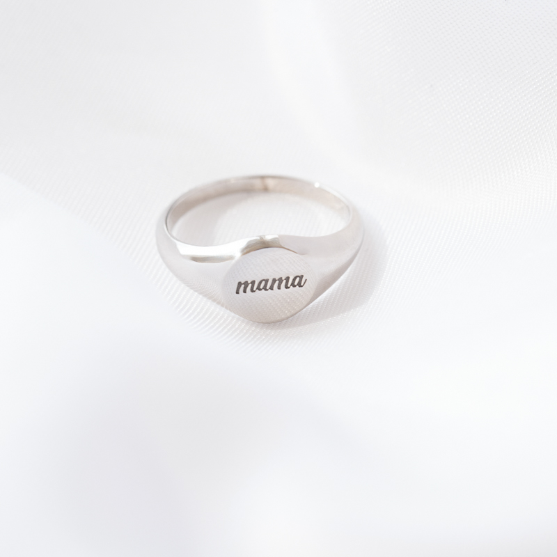 Pečatný prsteň s gravírom Mama 119452