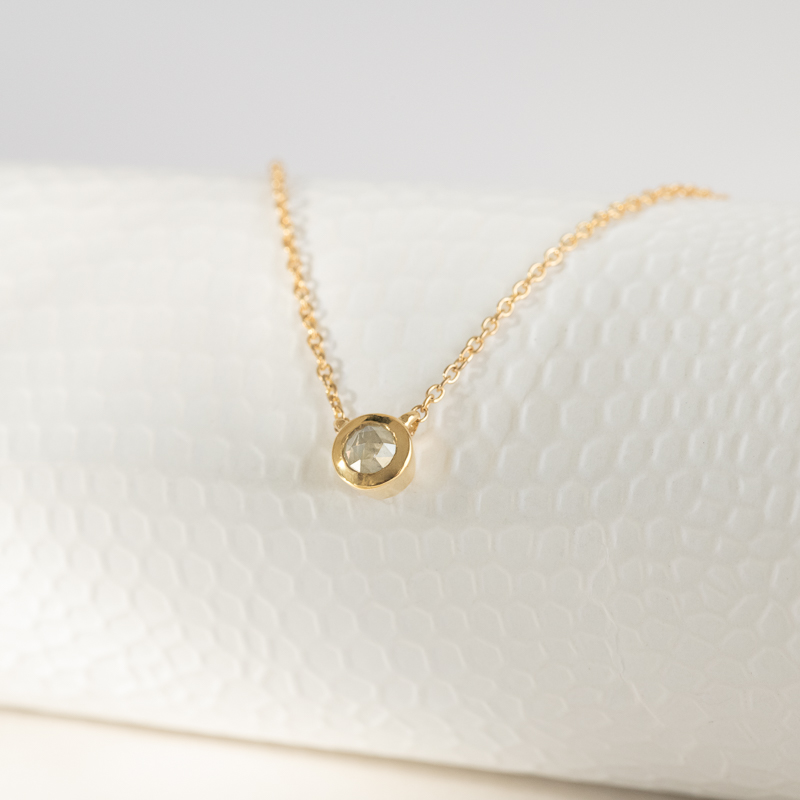 Minimalistický náhrdelník so salt and pepper diamantom Vieny 120002