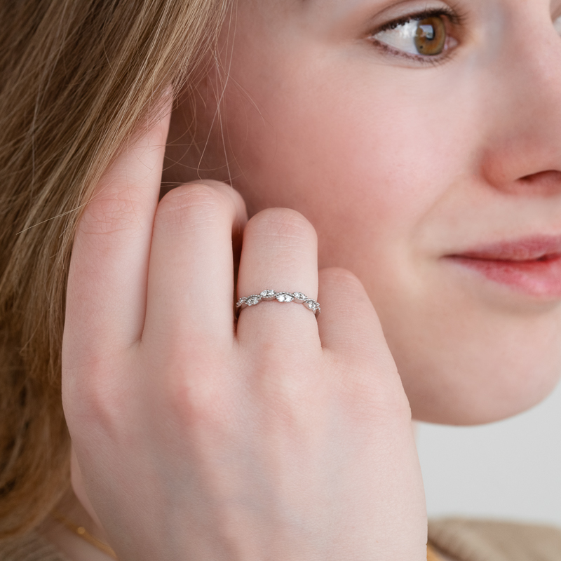 Nežný eternity prsteň s lab-grown diamantmi Izabelle 124732