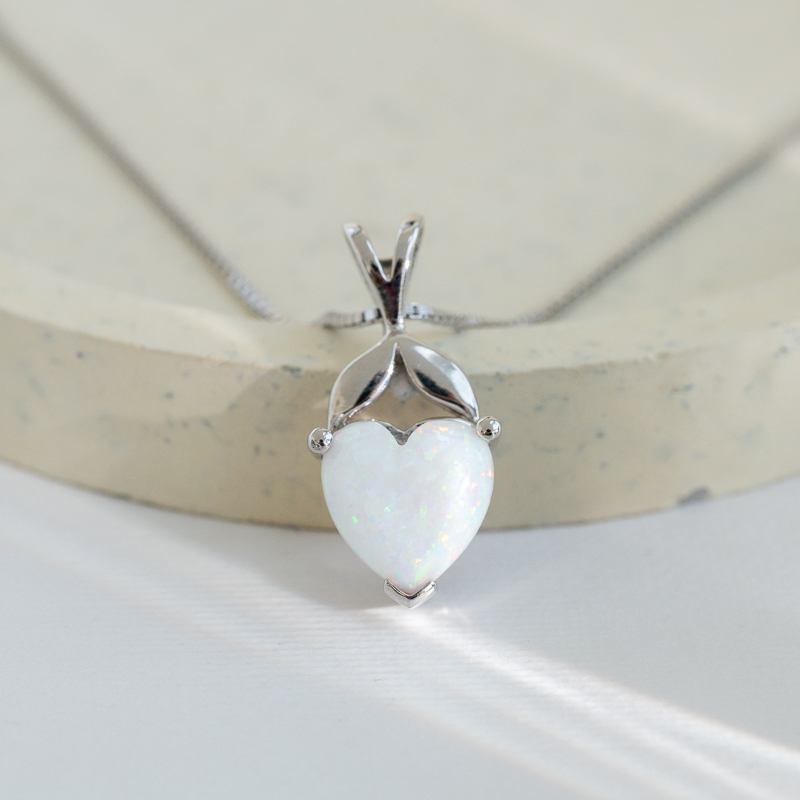 Strieborný náhrdelník s opálovým srdcom Xerafina 124752
