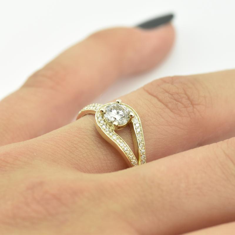 Zlatý zásnubný prsteň 12612
