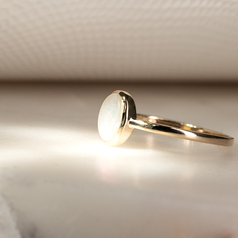 Zlatý minimalistický prsten s oválnym opálom Emiliana 131912