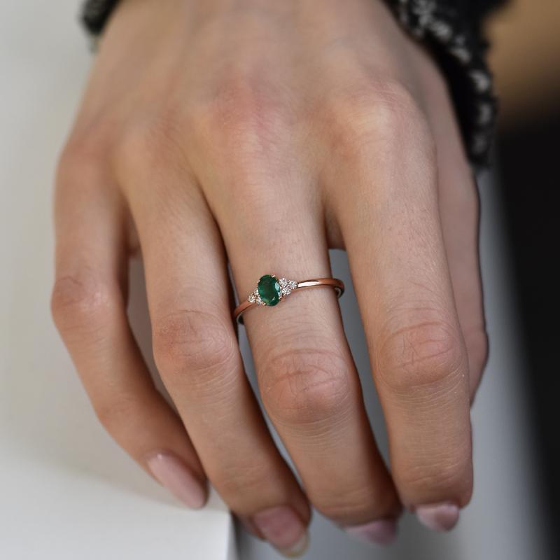 Zásnubný prsteň so smaragdom 17772