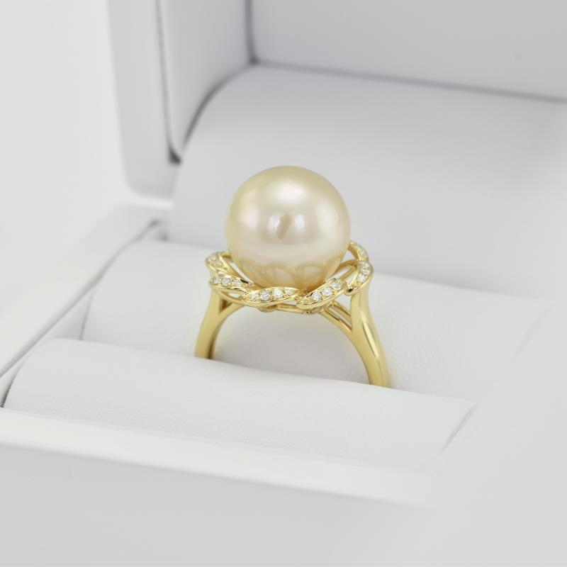 Prsteň s perlou a diamantmi 20432