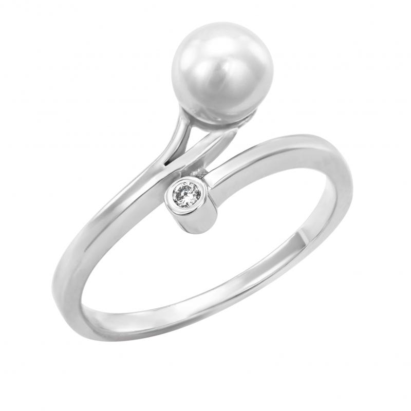 Zánubný prsteň s perlou a diamantom