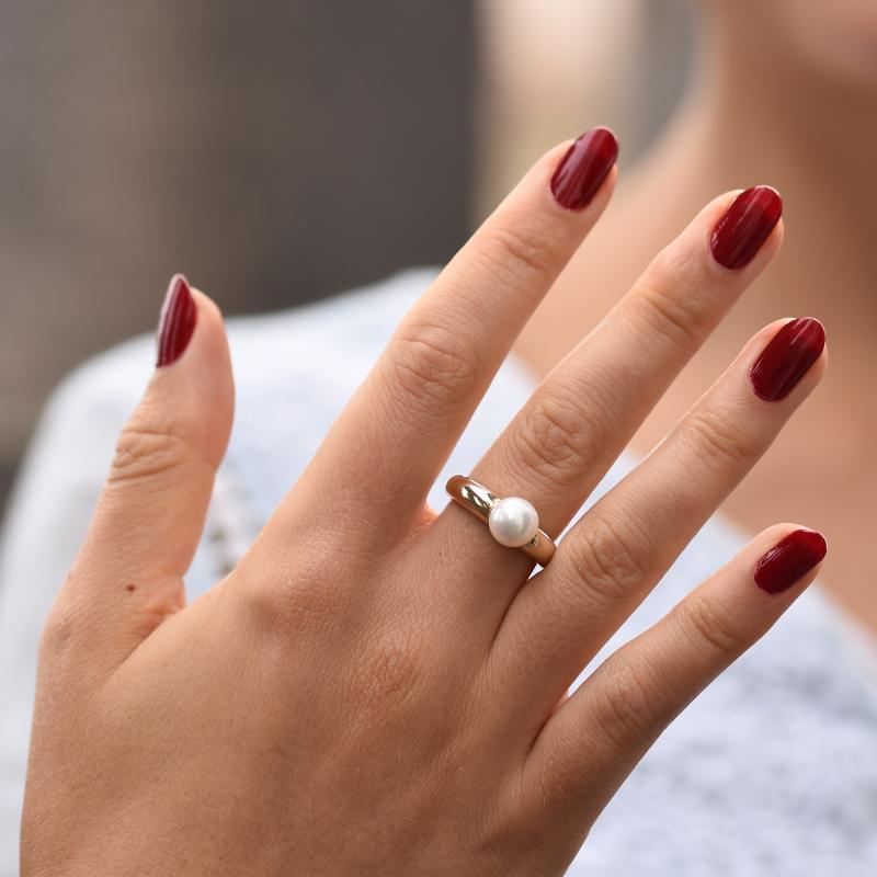 Zlatý zásnubný prsteň s perlou