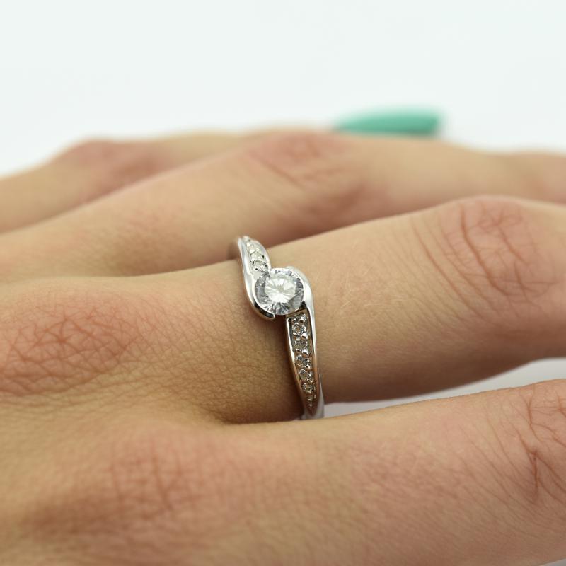 Platinový zásnubný prsteň s diamantmi Anticha 55872