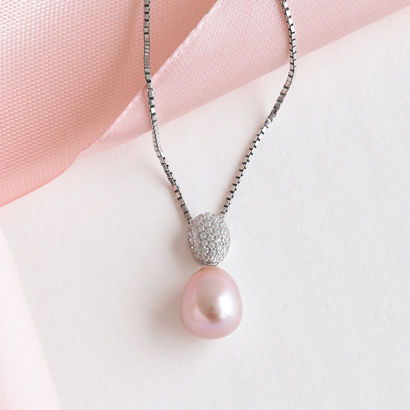Prívesok s levanduľovou perlou a zirkónmi 78012