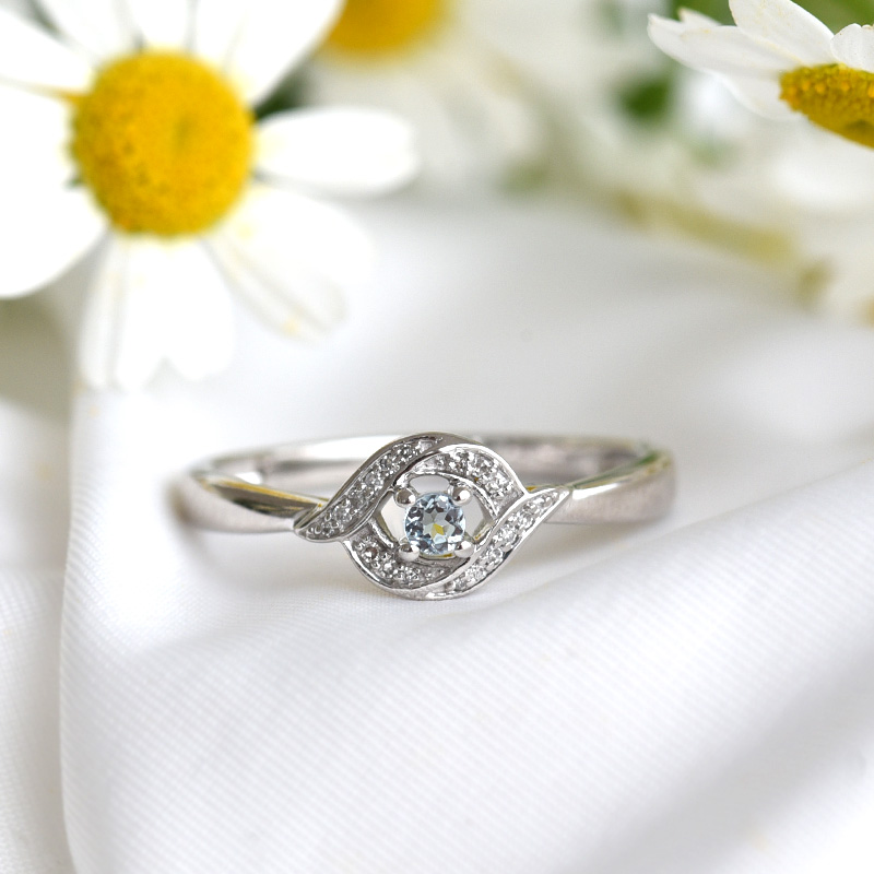 prsteň s akvamarínom a diamantmi z bieleho zlata 82232