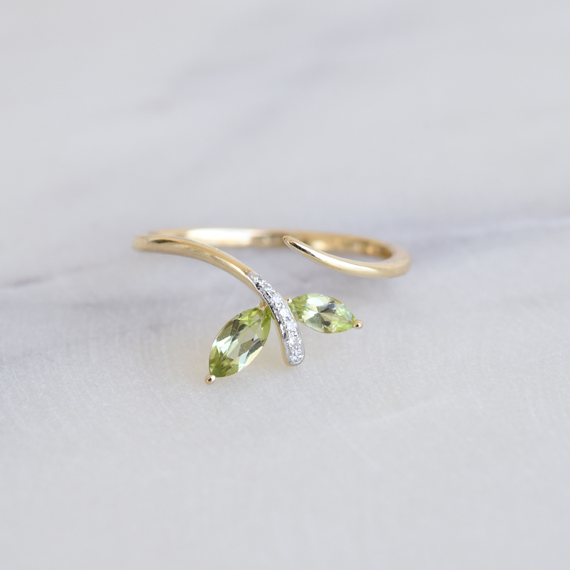 Jemný prsteň so zelenými ametystmi a diamantmi 86782