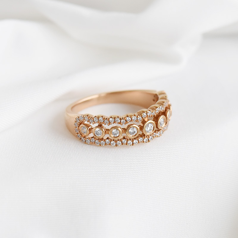 Zlatý prsteň s diamantmi 92792