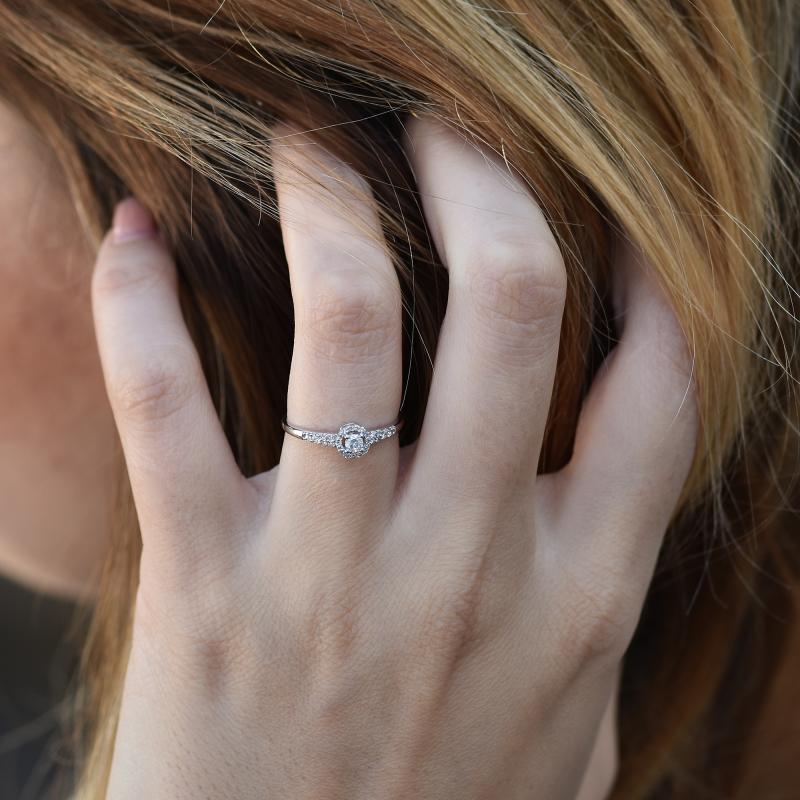 Strieborný halo prsteň s lab-grown diamantmi Ranveer 104503