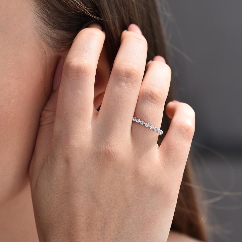 Minimalistický eternity prsteň s lab-grown diamantmi Edan 105693