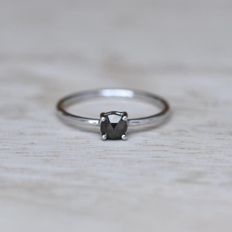 Zásnubný prsteň s čiernym diamantom Enrico 110173