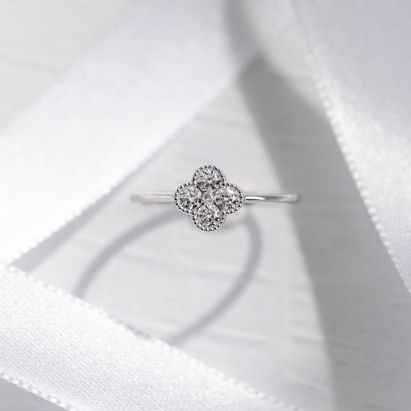 Prsteň s lab-grown diamantmi v tvare kvetu Shawn 110333