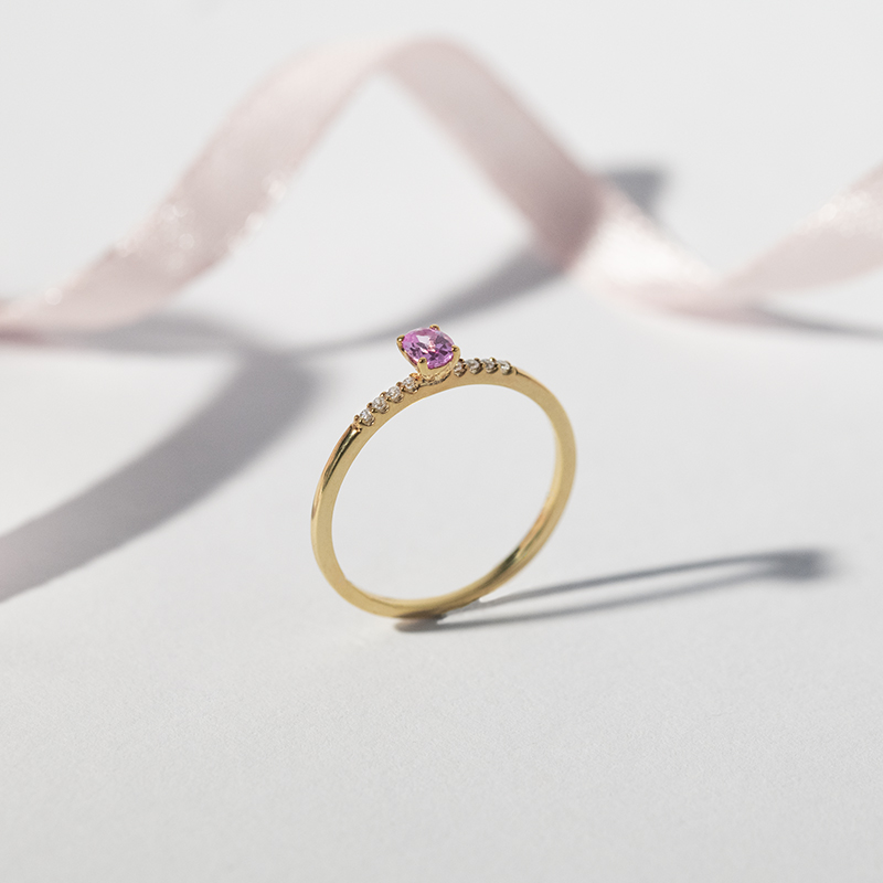 Zásnubný prsteň s ružovým zafírom a diamantmi Mahsa 113043
