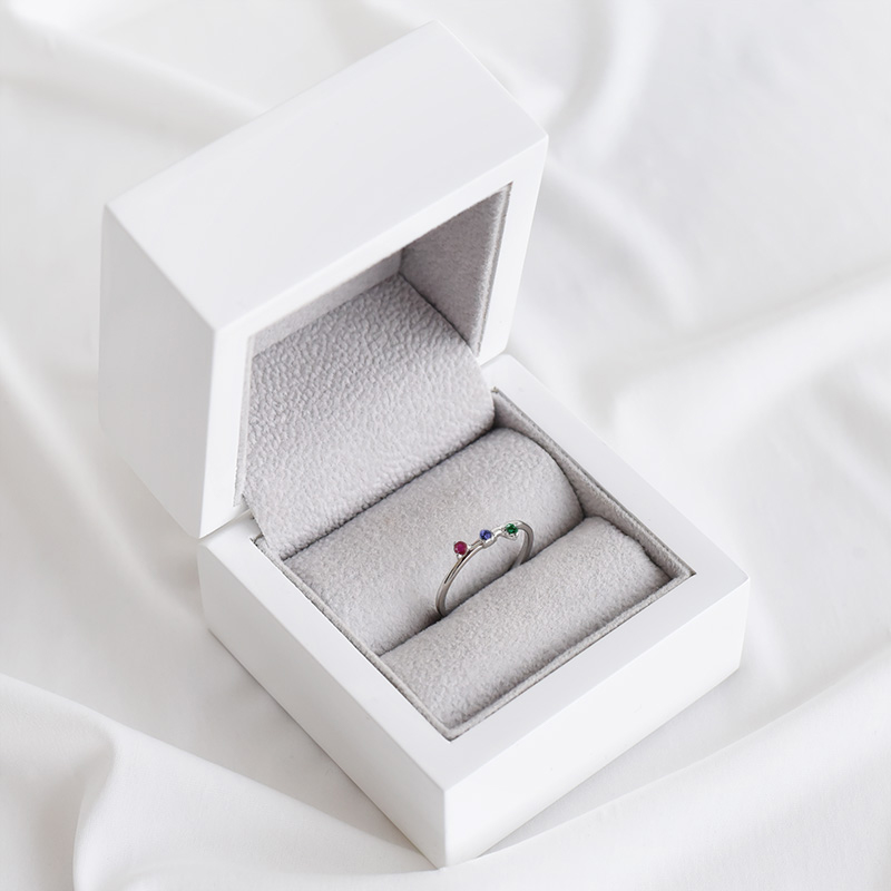 Minimalistický prsteň s tromi drahokamami podľa vášho výberu Ryota 115243