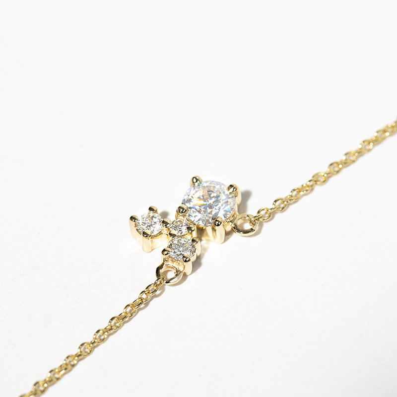 Strieborný cluster náhrdelník s moissanitom a lab-grown diamantmi Maizie 127053